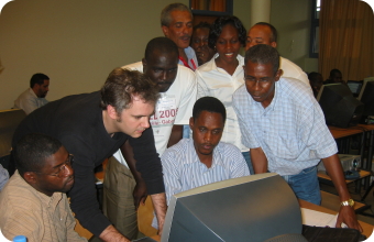 Phil Regnauld works out ccTLD issue with students in Dakar, Senegal